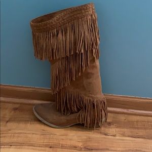 Fringe boots